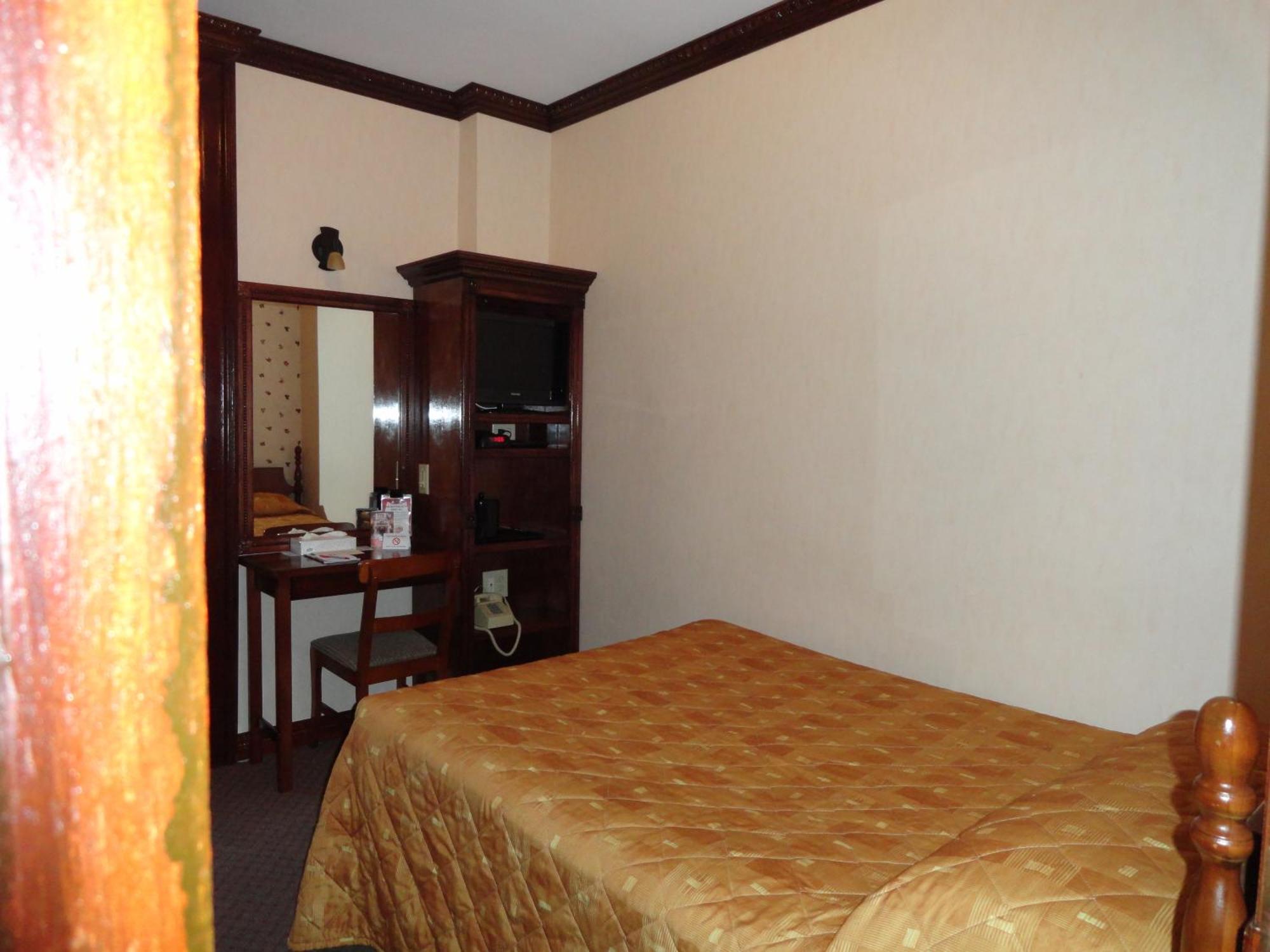 Queen Room
