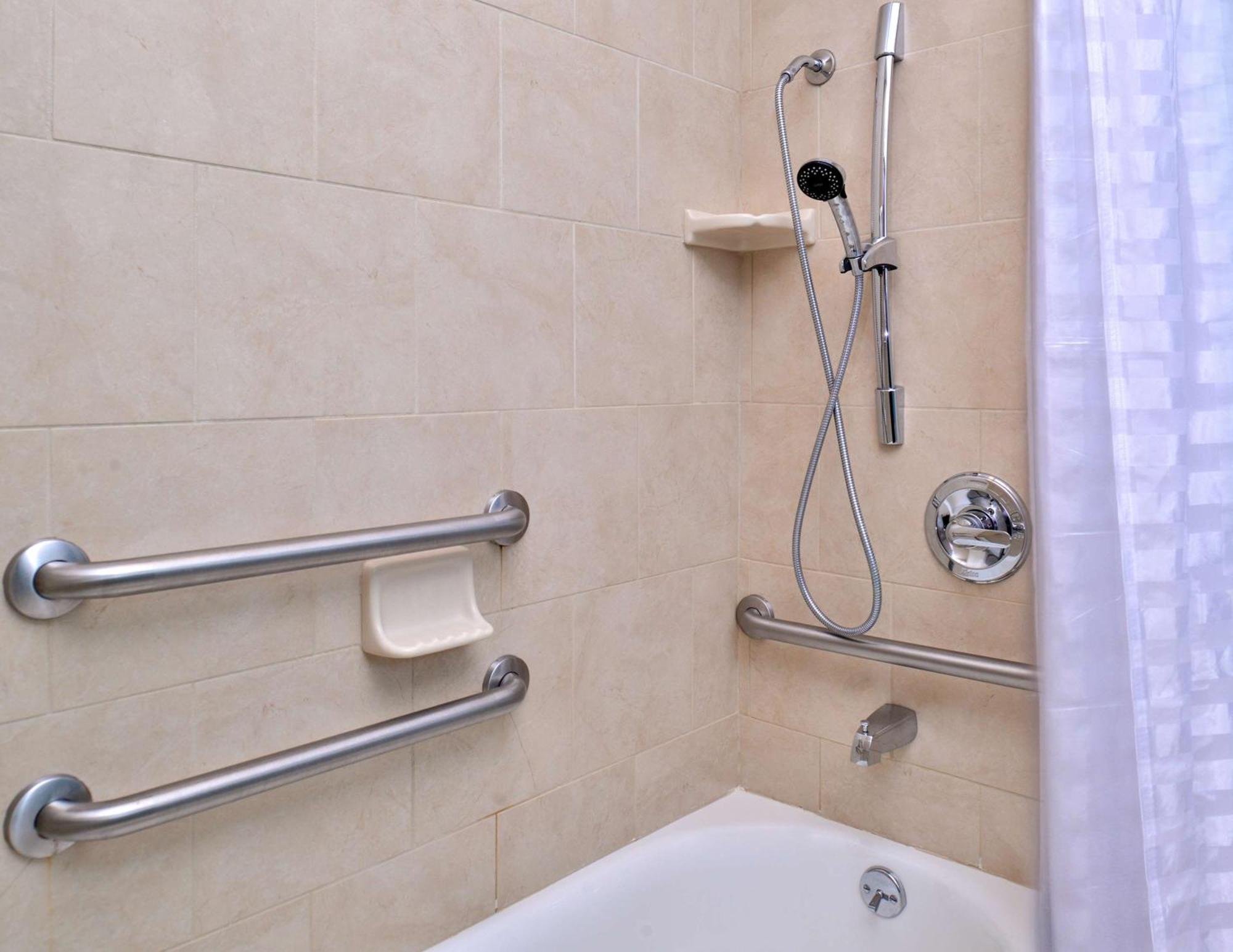 Queen Room Two Queen Beds Roll Shower Disability Access