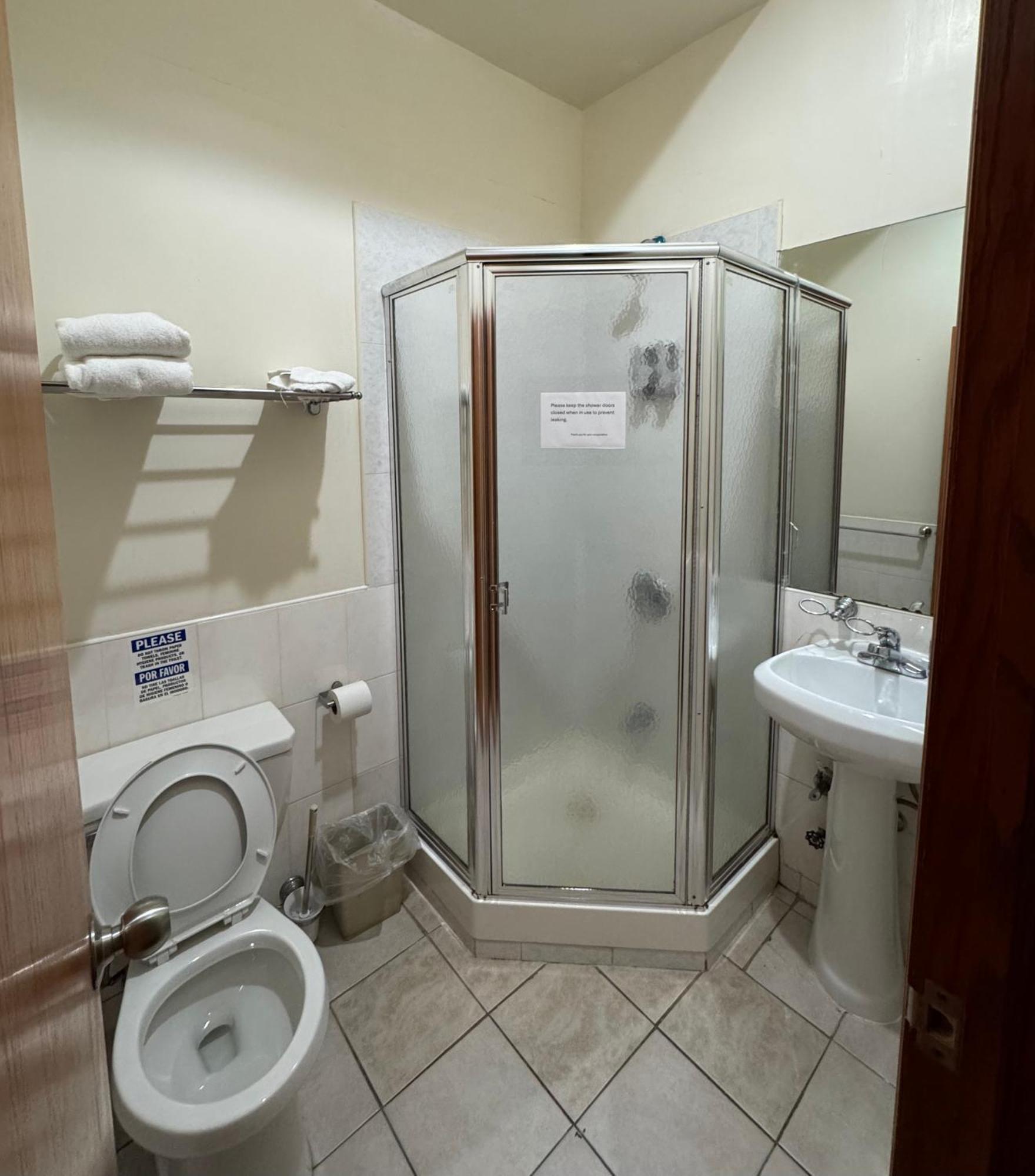 Double Room Private Bathroom