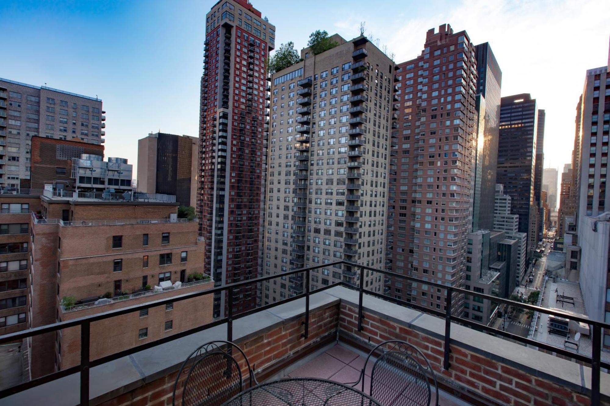 Luxe Queen Balcony