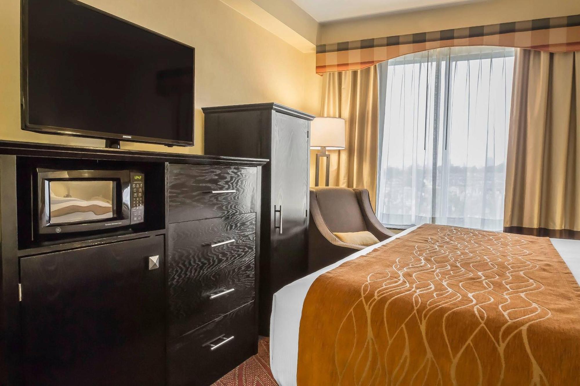 Suite King Bed