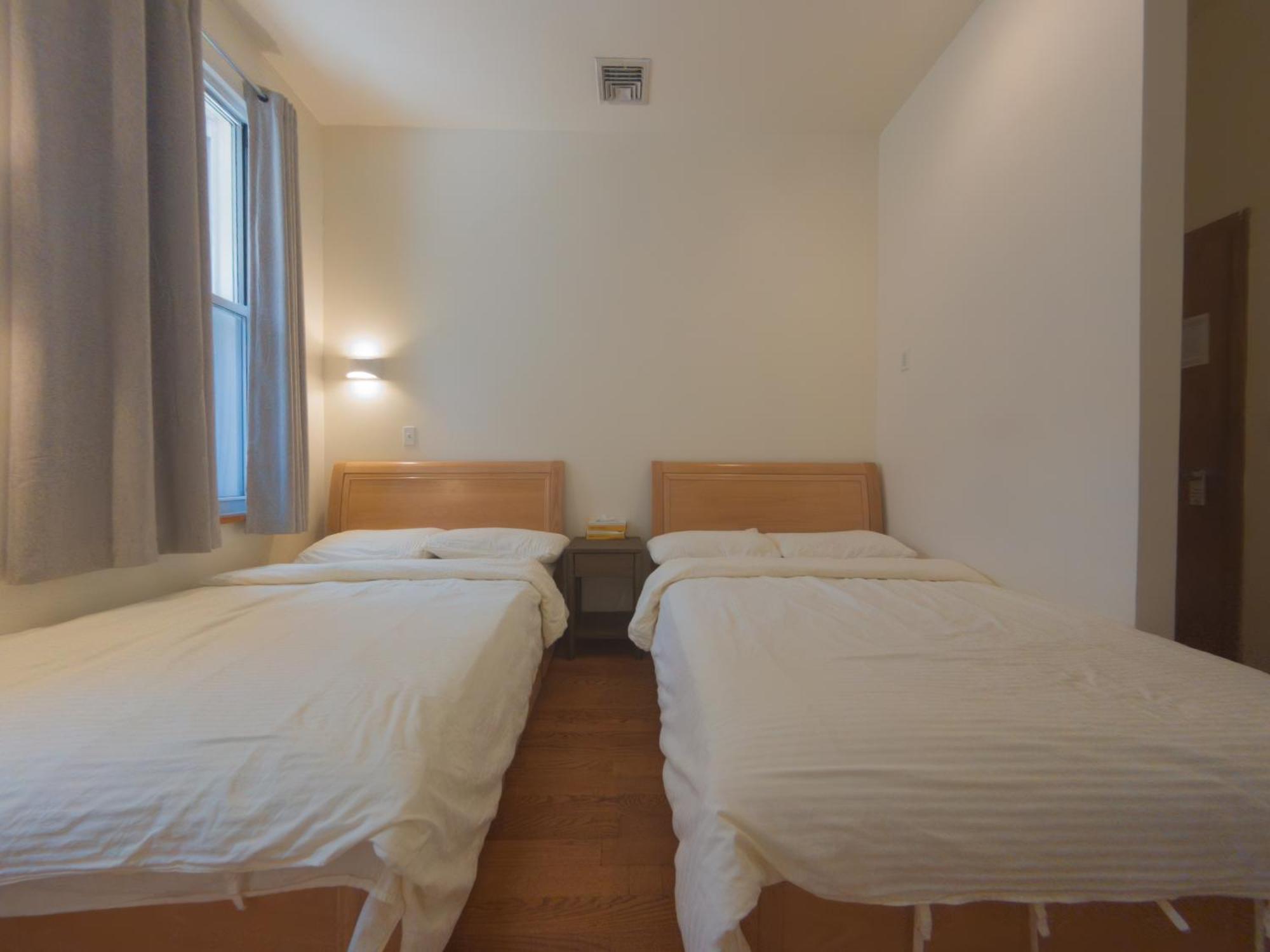 Deluxe Quadruple Room Private Bathroom