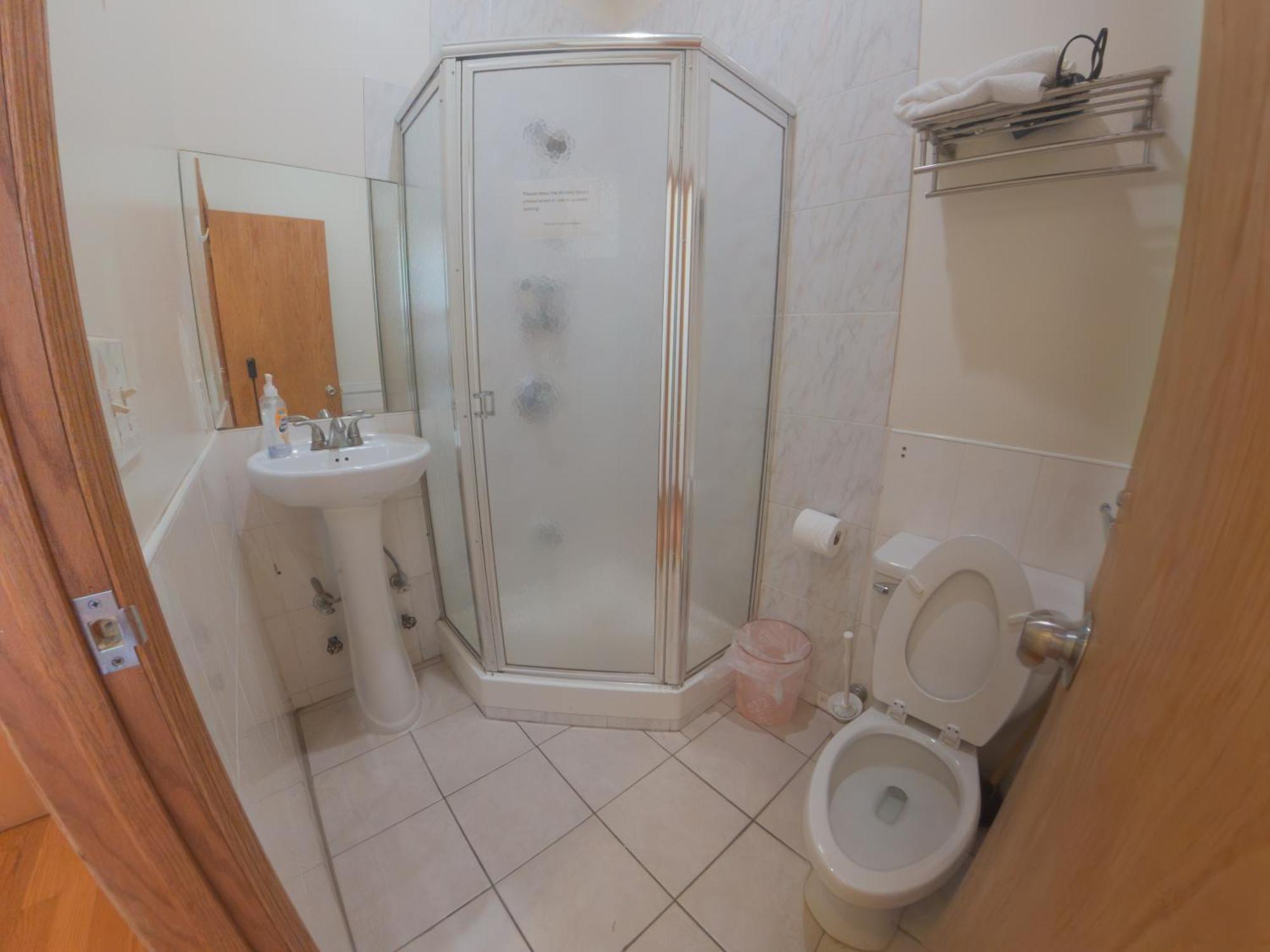Double Room Private Bathroom