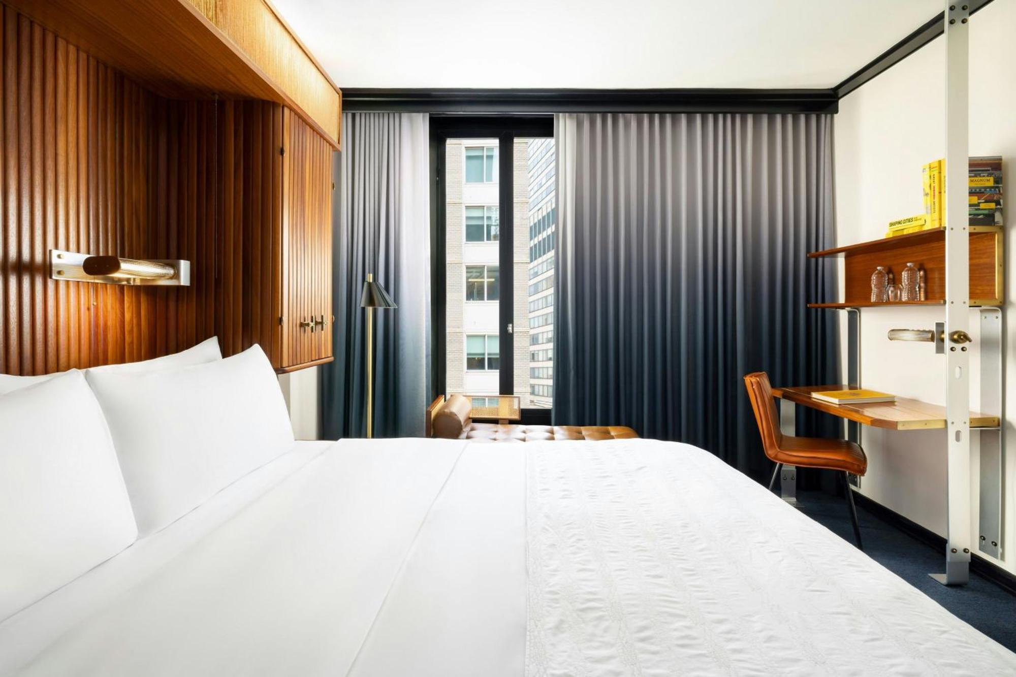 Classic King Room City View