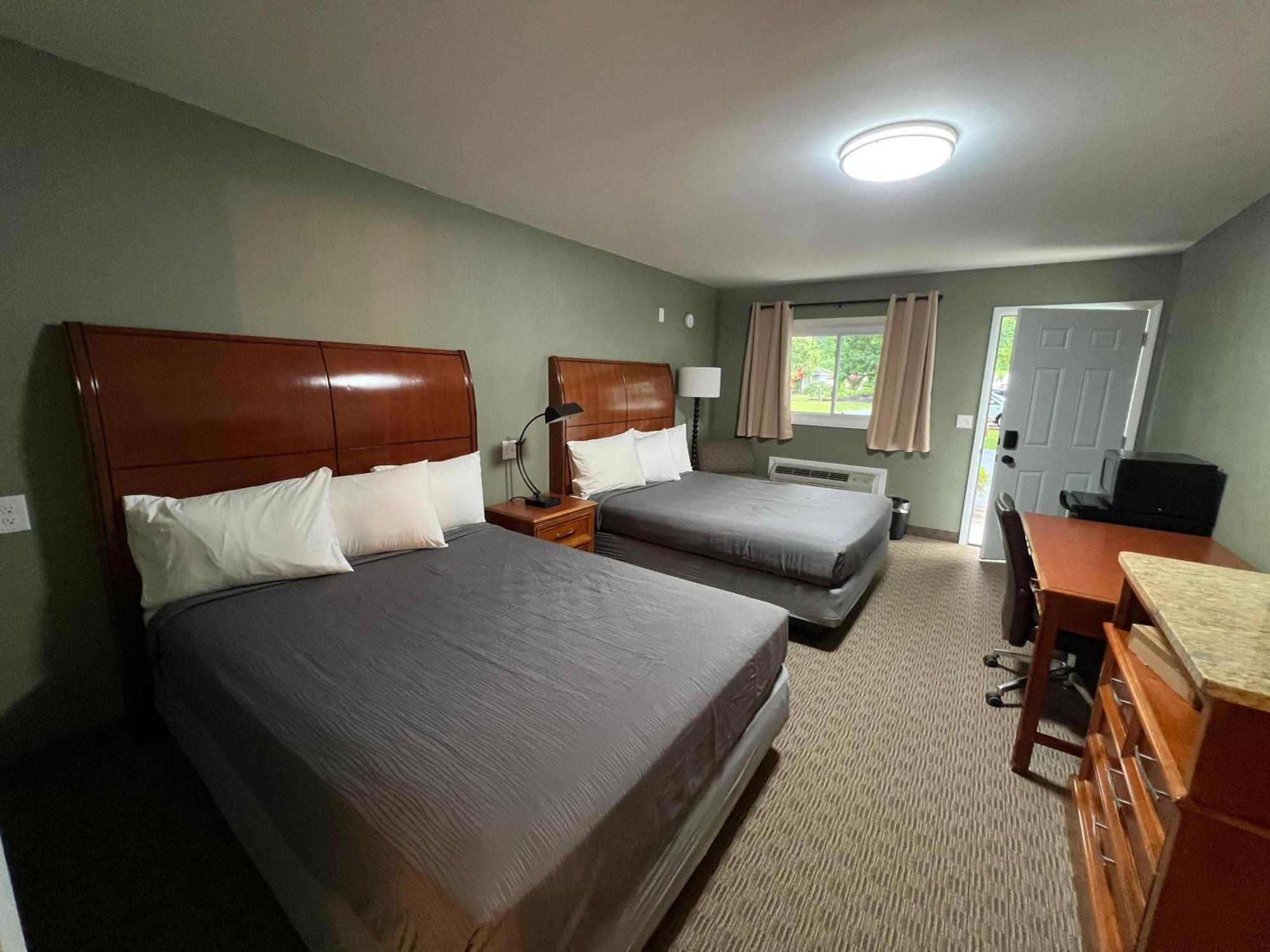 Queen Room Two Queen Beds
