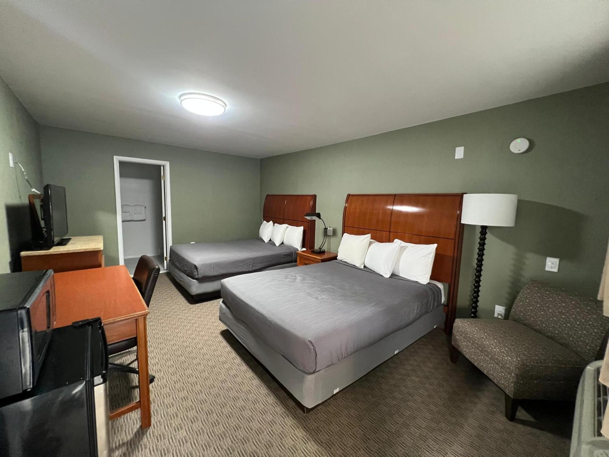 Queen Room Two Queen Beds