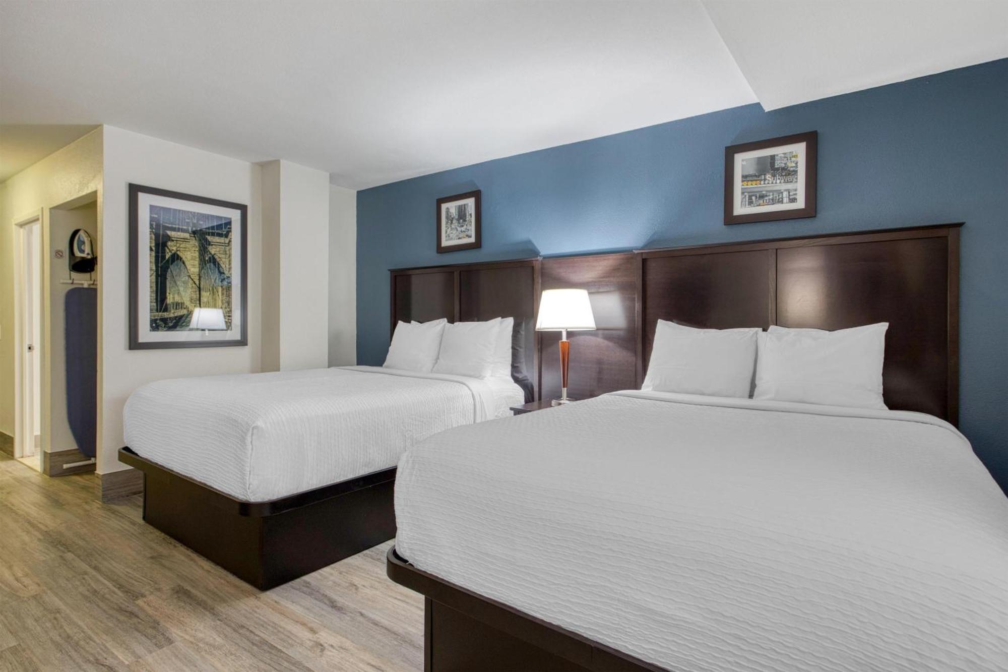 Executive Queen Room Two Queen Beds Non-Smoking