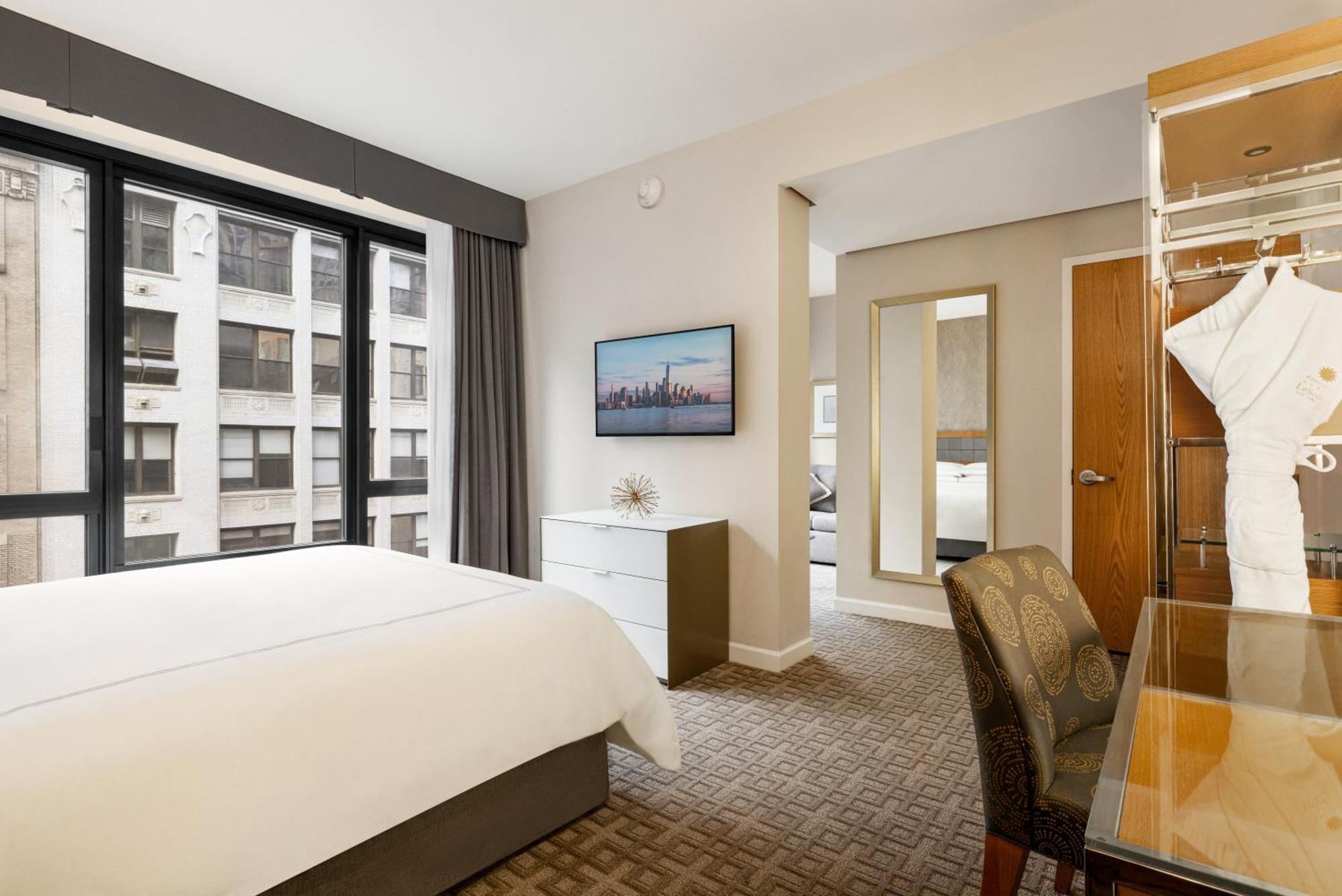 Executive Queen Suite