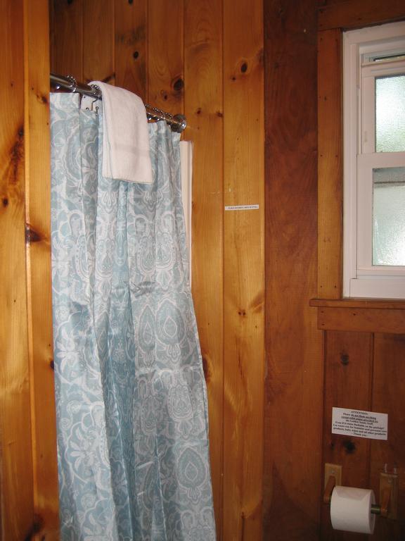 Queen Room Two Queen Beds Lake View