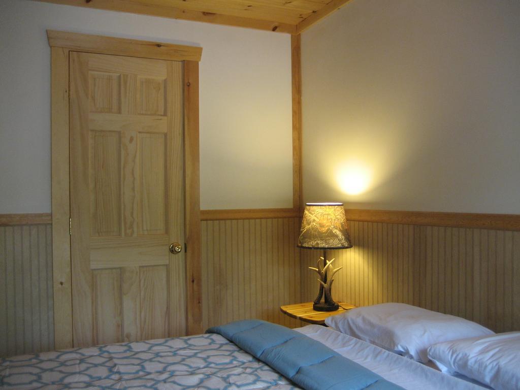 Standard Queen Room One Queen Bed