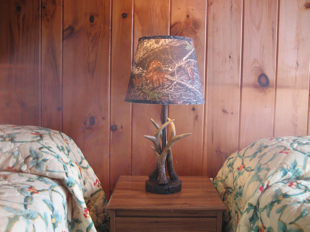 Queen Room Two Queen Beds Lake View