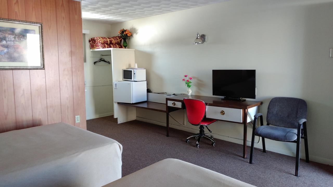 Standard Double Room Two Double Beds Non-Smoking