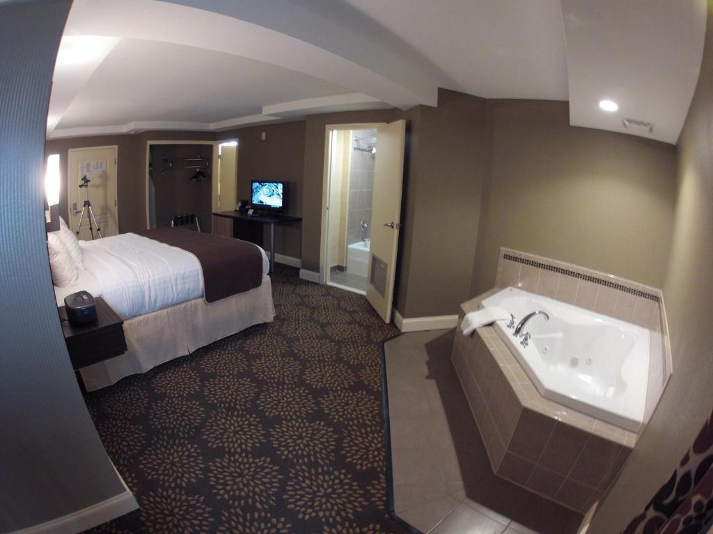 King Room Spa Bath