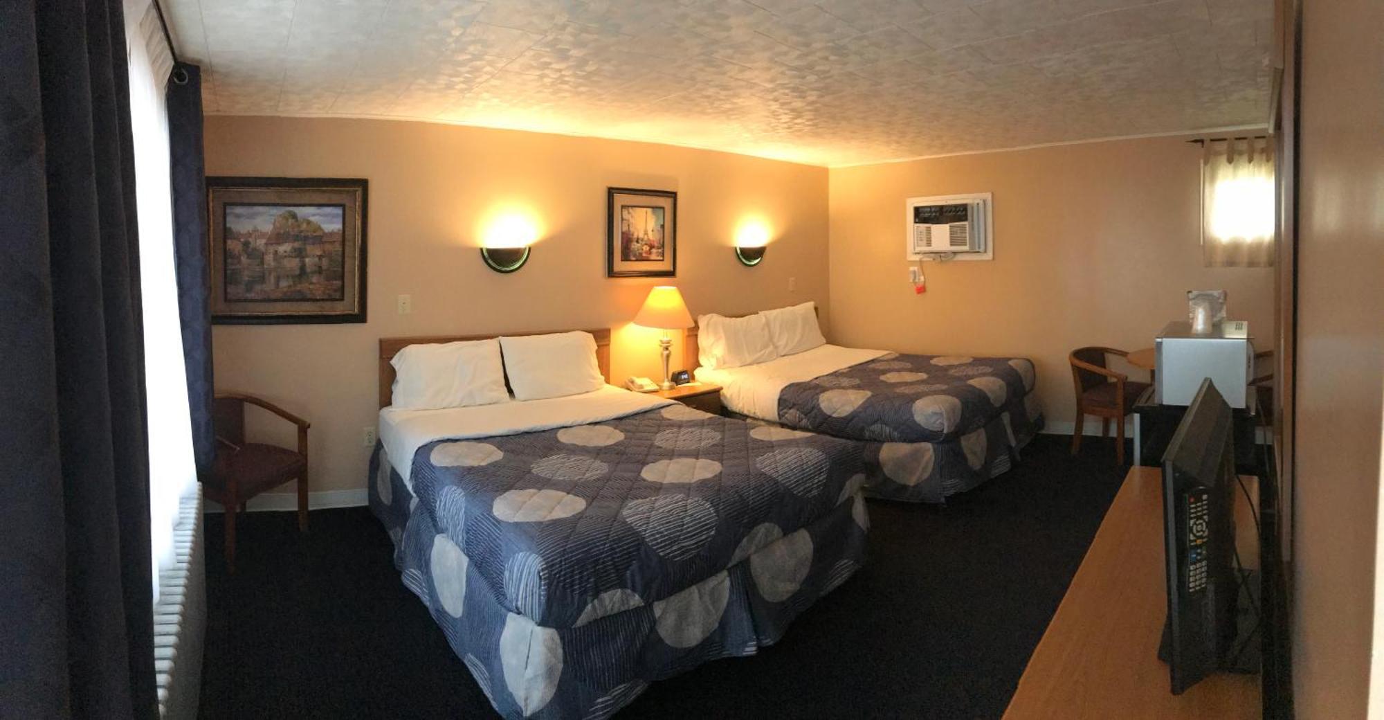 Queen Room Two Queen Beds Non-Smoking