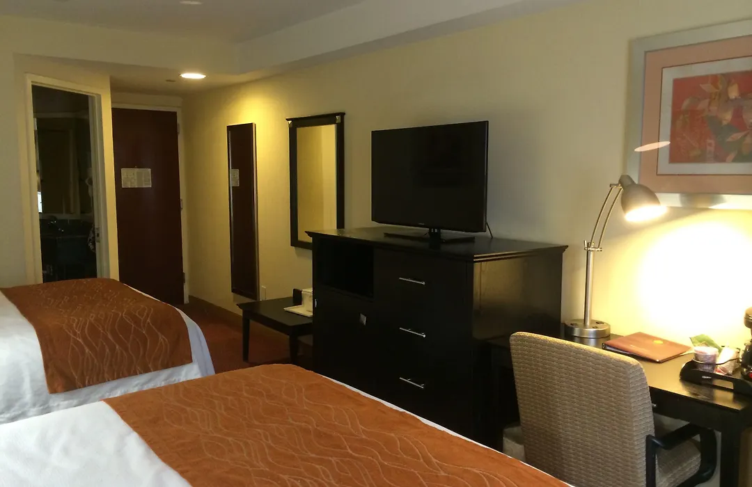 Comfort Inn & Suites Laguardia Airport-1