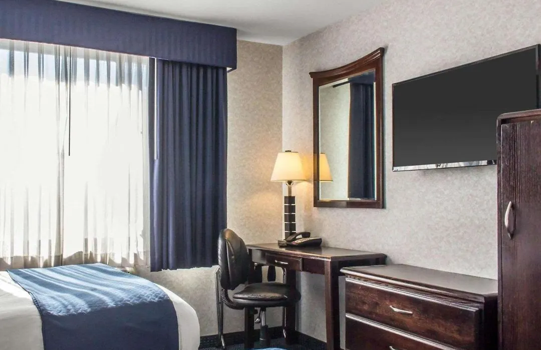 Paramount Inn-1