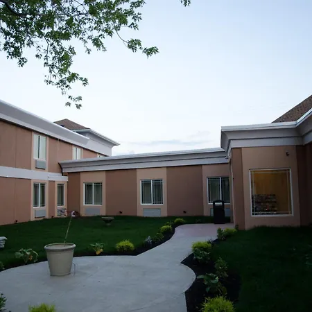 Aashram Hotel By Niagara River-2
