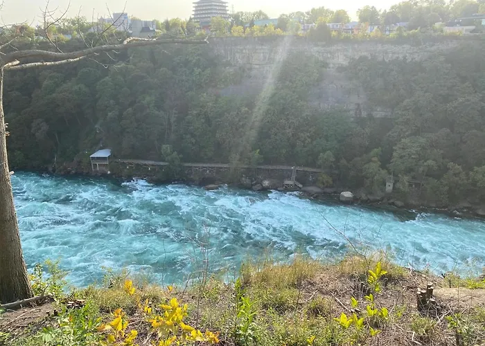 Boutique Cozy 4 Bedroom Home Accommodates 10 In Niagara Usa Niagarafälle