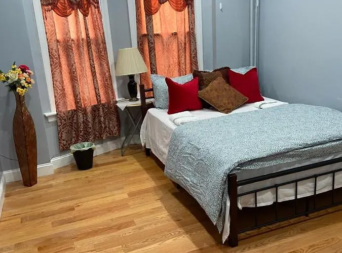 A Spacious Room In Queens New York