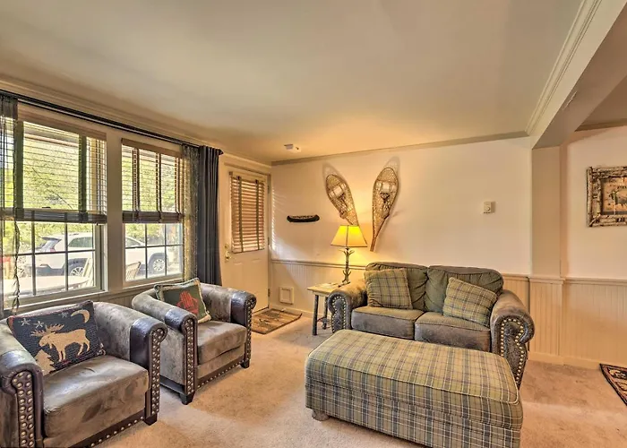 Townhome W/ Deck: Walk To Mirror Lake & Main St! Lake Placid