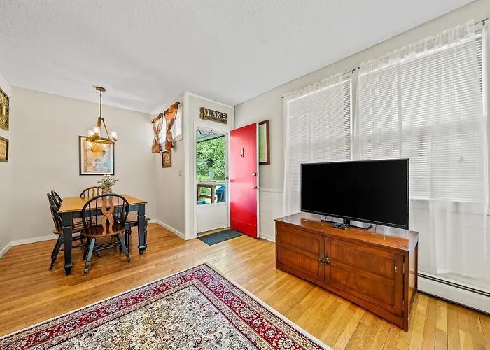 Between The Pines - Unit A Apartment Warrensburg