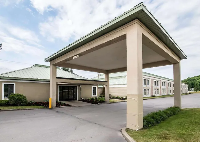 Clarion Inn & Suites Cortland - University Area