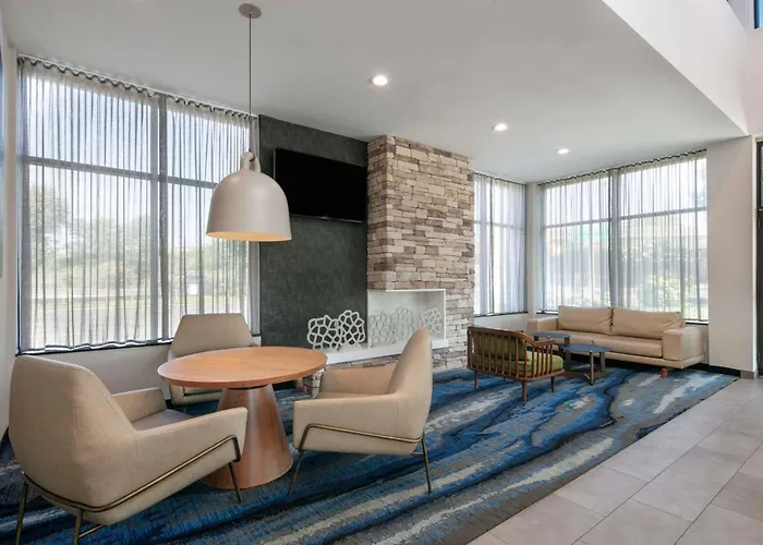 New York Hotels near John F. Kennedy International Airport (JFK)