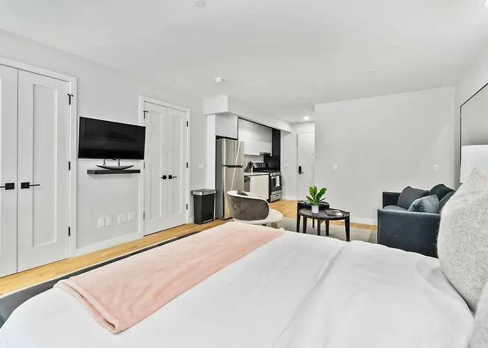Luxe Studio Ste In Upper East Side With Charming Juliet Balcony Villa Nueva York
