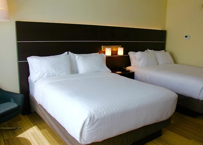 Holiday Inn Express & Suites Oswego By Ihg