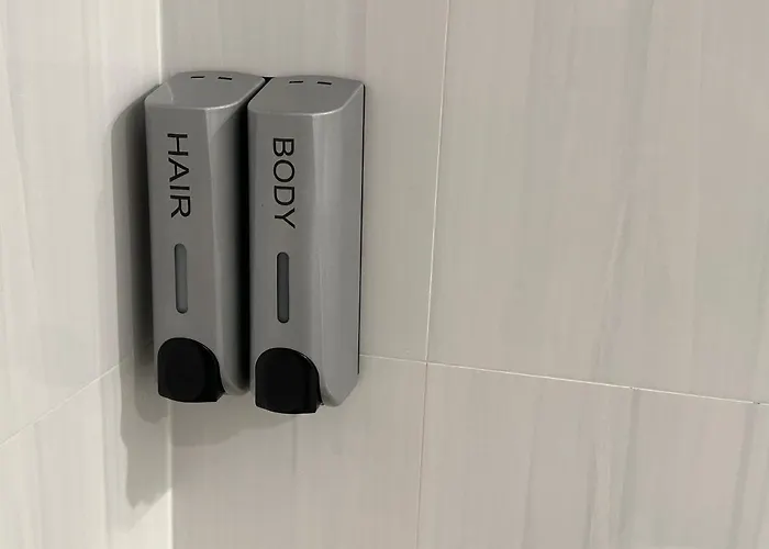 Regal Inn & Suites New York Laguardia Hotel