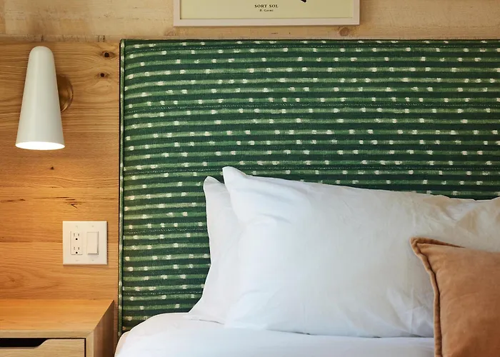 Woodstock Hotels