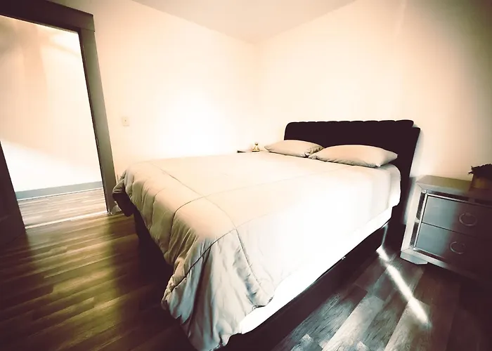 Centrally Located 5Br House In Niagarafälle