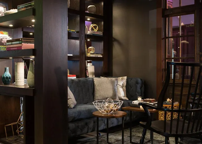 Albany Hotels