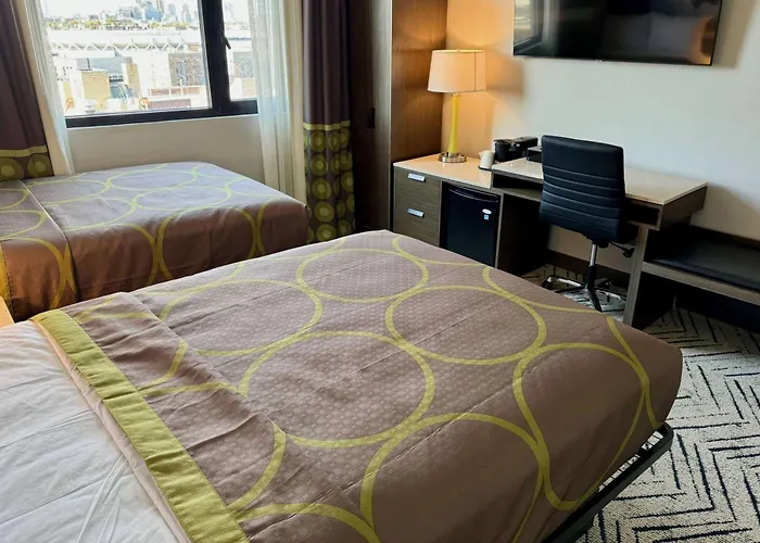Super 8 By Wyndham Bronx Near Stadium ニューヨーク