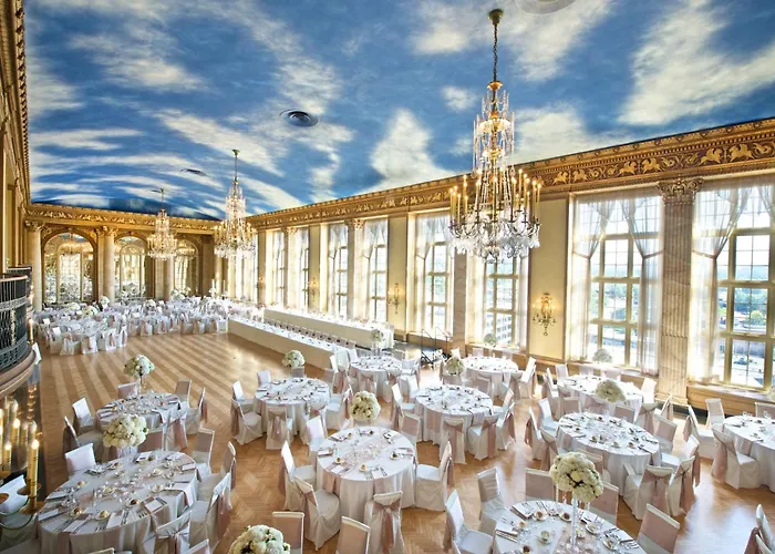 Syracuse hotels near Carrier Dome