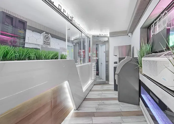 Hotel Opus Bronx Near Bay Plaza Mall New York
