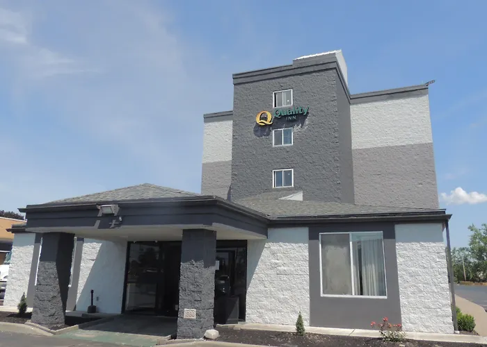 Pet friendly Quality Inn Rochester West