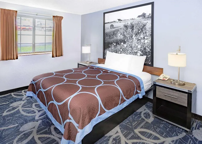 Super 8 By Wyndham Johnstown/Gloversville