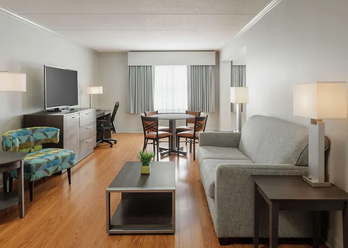 Hotel Trilogy Albany Airport, Tapestry Collection By Hilton Latham