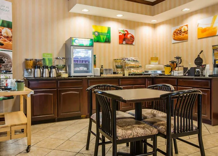 Econo Lodge Glens Falls - Lake George