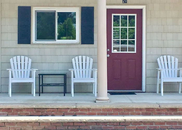 Shorewood Inn Jamesport
