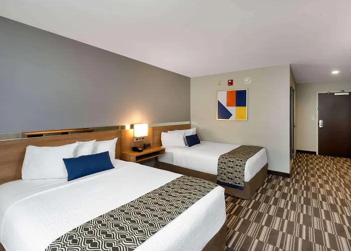 Warsaw Hotels
