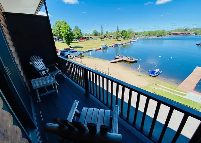 Pet friendly Pine Knoll Hotel Lakeside Lodge & Cabin Old Forge