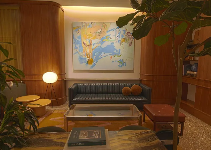Syosset Hotels