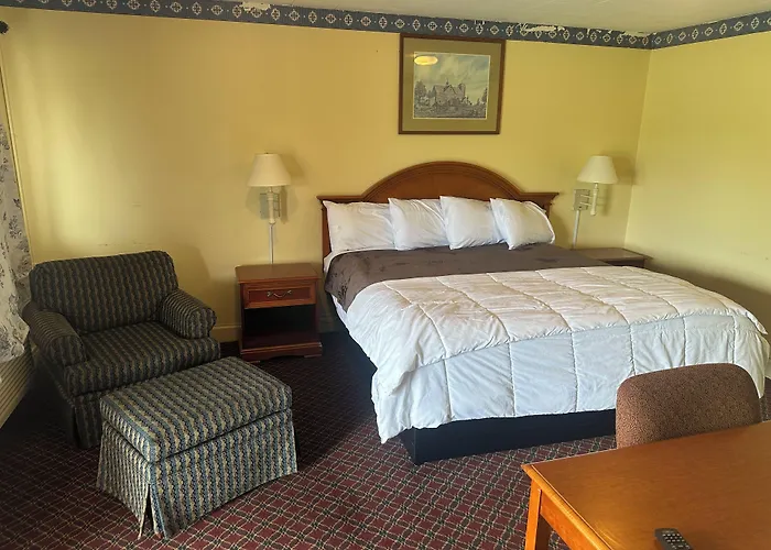 Elmira hotels near First Arena