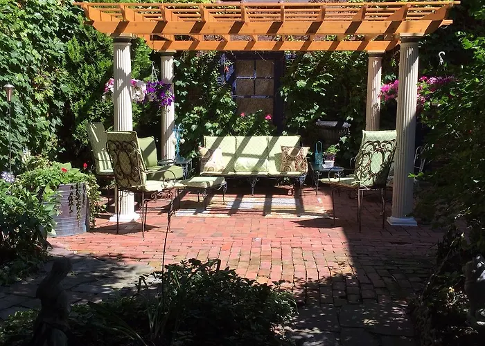 A B&B At The Edward Harris House Inn Rochester