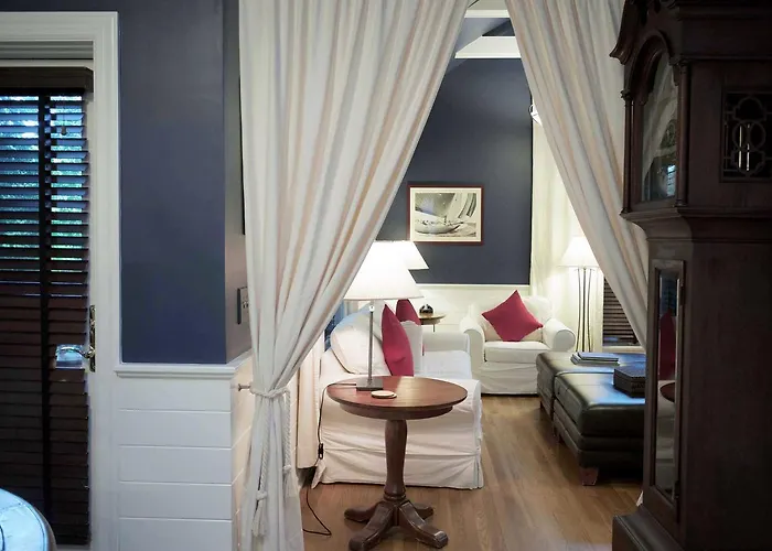 East Hampton hotels near East Hampton Main Beach