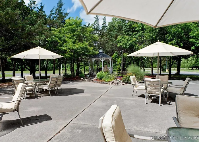 Radisson Rochester Airport