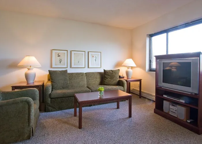 Aka White Plains Hotel