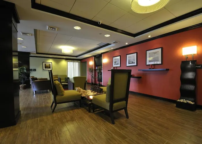 Jericho hotels near Cantiague Park